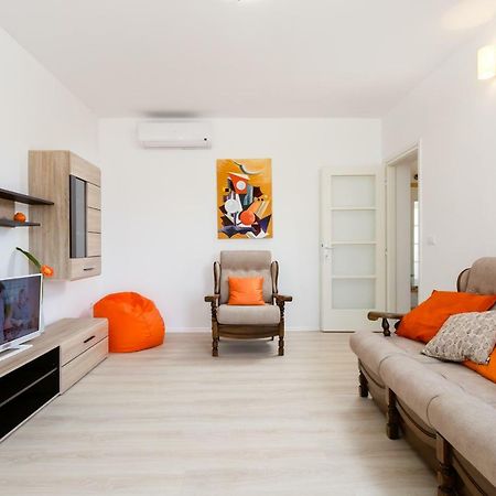 Botun Apartman Free Parking Pula Exteriör bild