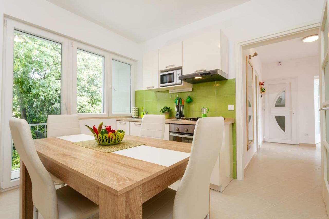 Botun Apartman Free Parking Pula Exteriör bild