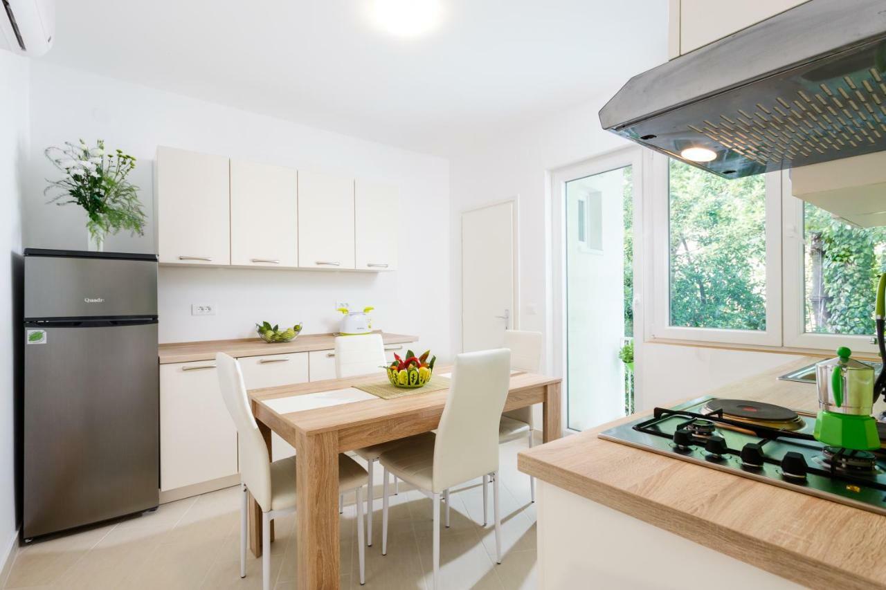 Botun Apartman Free Parking Pula Exteriör bild